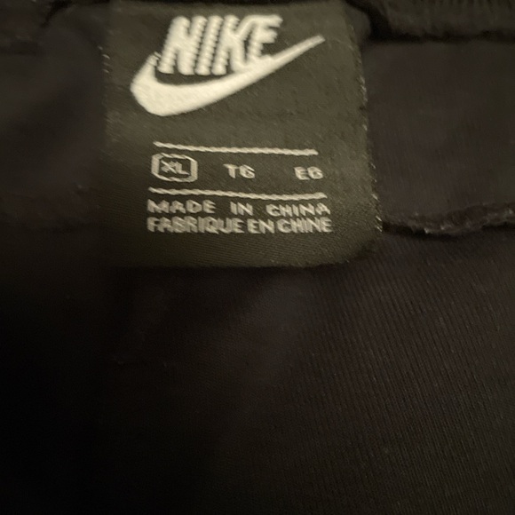 Nike tech pants size Xl in kids and good quality, also fits adult small - Picture 5 of 5